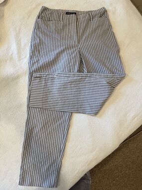 Vintage Esprit Blue and White Striped Ankle Pants/Capri pant